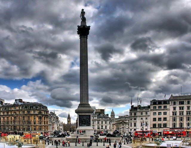 Londyn, Trafalgar Square, Nelsonuv sloup